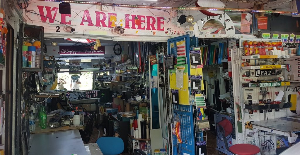 Camp de Masque Pave Bryan discovers world